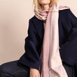 Charger l'image dans la galerie, Echarpe Bicolore en soie laine nude et rose