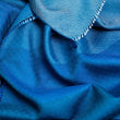 Charger l'image dans la galerie, Echarpe Dégradée en soie laine bleu klein