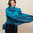 Charger l'image dans la galerie, Etole Asymétrique en soie navy teal