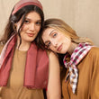 Load image into Gallery viewer, Foulard en soie bico sienne et carré en soie vichy make up