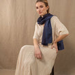Charger l'image dans la galerie, Foulard en soie Bicolore marine profond fem
