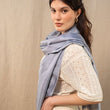 Charger l'image dans la galerie, Foulard en soie Pointillé gris fem