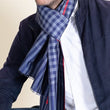 Charger l'image dans la galerie, Foulard Krama en soie marine