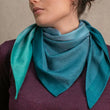 Charger l'image dans la galerie, Triangle Harmonie en soie et cachemire teal