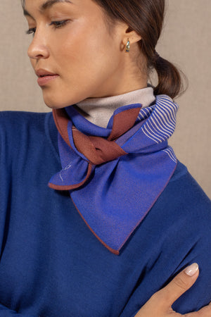 Carré 70 Horizon choco bleu en soie laine femme