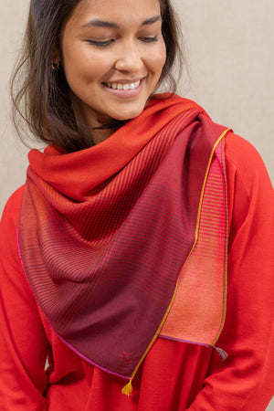 Carre 95 Chromie rouge en soie cachemire femme