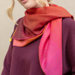 Load image into Gallery viewer, Carre 95 Chromie rouge en soie cachemire femme

