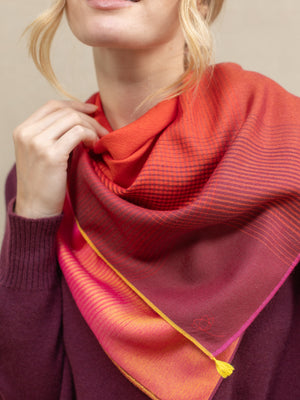 Carre 95 Chromie rouge en soie cachemire femme
