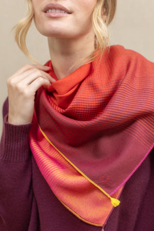 Carre 95 Chromie rouge en soie cachemire femme