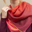 Load image into Gallery viewer, Carre 95 Chromie rouge en soie cachemire femme
