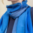 Load image into Gallery viewer, Echarpe City bleu Klein Femme
