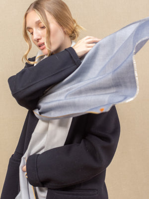 Echarpe Harmonie gris bleute en soie cachemire femme