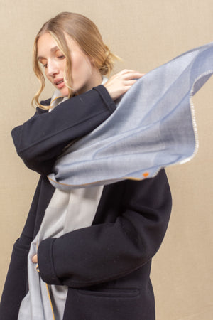 Echarpe Harmonie gris bleute en soie cachemire femme