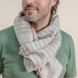 Charger l'image dans la galerie, Echarpe Marlin en soie et lin beige homme
