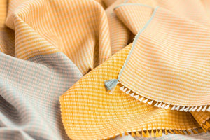 Echarpe Quatuor en soie laine jaune et grise