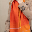 Charger l'image dans la galerie, Echarpe Rythmic paprika en soie laine femme
