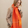 Charger l'image dans la galerie, Echarpe Rythmic paprika en soie laine femme
