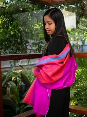 Etole Asymétrique en soie fushia