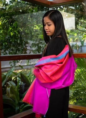 Etole Asymétrique en soie fushia