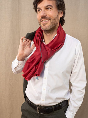 Grand foulard en soie unie bordeaux 