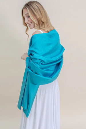 Etole Unie en soie turquoise femme
