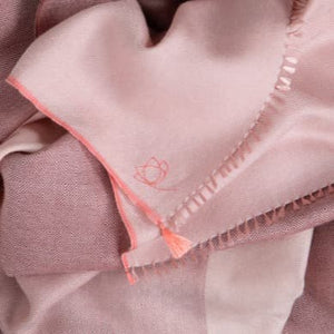 Etole Brume en soie cachemire rose nude
