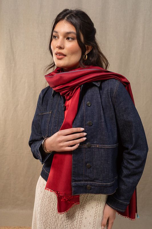 Grand foulard en soie bordeaux 