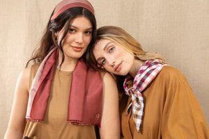 Foulard en soie bico sienne et carré en soie vichy make up 