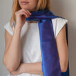 Load image into Gallery viewer, Petit foulard Bicolore en soie bleu klein femme
