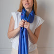 Load image into Gallery viewer, Petit foulard Bicolore en soie bleu klein femme
