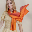 Charger l'image dans la galerie, Petit foulard Bicolore en soie rouge orangé femme
