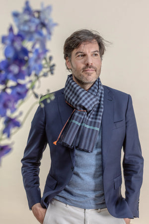Petit foulard Krama en soie indigo homme