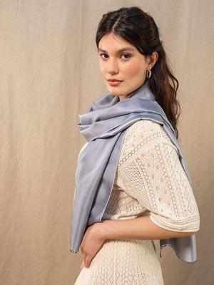 Foulard en soie Pointillé gris fem 