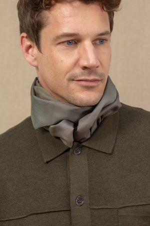 Petit foulard Twin en soie kaki homme