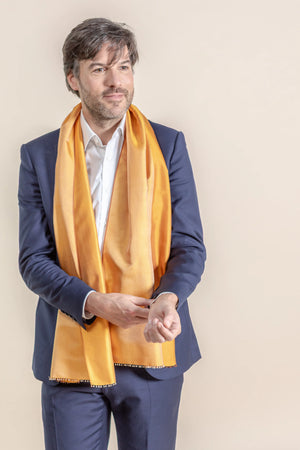 Petit foulard Twin en soie miel homme