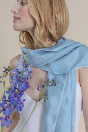 Petit foulard Uni en soie ciel femme
