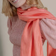 Charger l'image dans la galerie, Petit foulard Uni en soie corail femme
