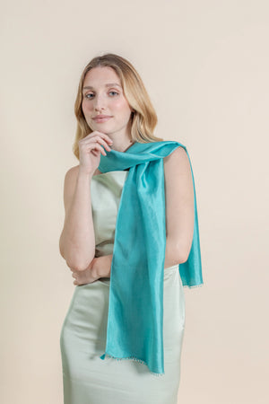 Petit foulard Uni en soie vert doux femme