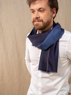 Foulard en soie bicolore marine intense hom