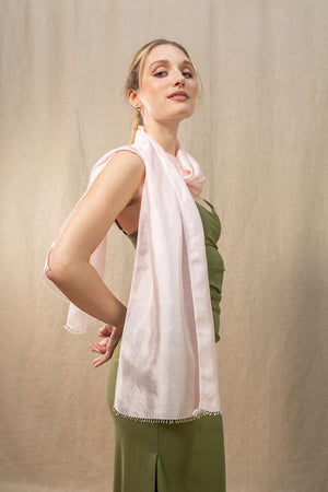 Foulard en soie uni rose pale 