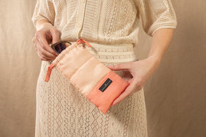Pochette Etui en soie doudoune nude