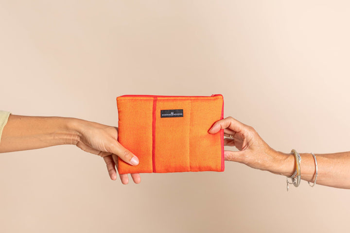 Pochette doudoune en soie laine orange rouge