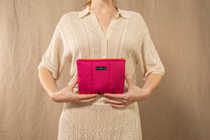 Pochette en soie pointillé fushia
