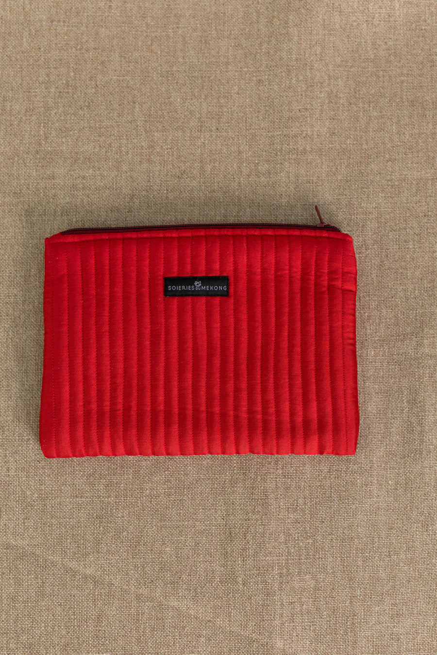 Pochette Doudoune en soie rouge