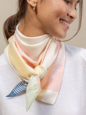 Triangle Chromie pastel blush en soie cachemire femme 
