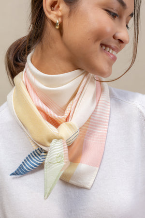 Triangle Chromie pastel blush en soie cachemire femme 