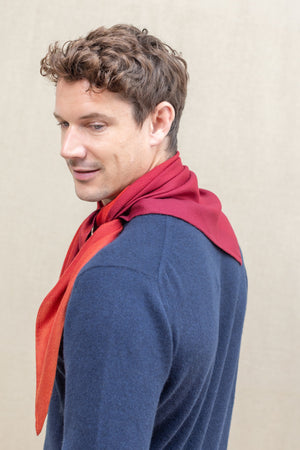 Triangle Harmonie bordeaux en soie cachemire homme