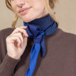 Load image into Gallery viewer, Triangle Harmonie marine en soie cachemire femme

