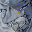 Charger l'image dans la galerie, Echarpe harmonie gris bleute en soie cachemire homme

