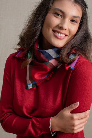 Square 70 Scottish in red cashmere silk